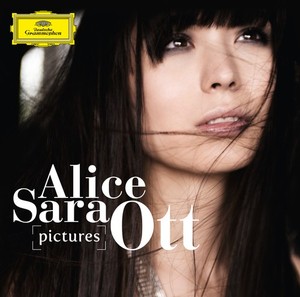 Alice Sara Ott / Pictures // Modest Mussorgsky / Franz Schubert